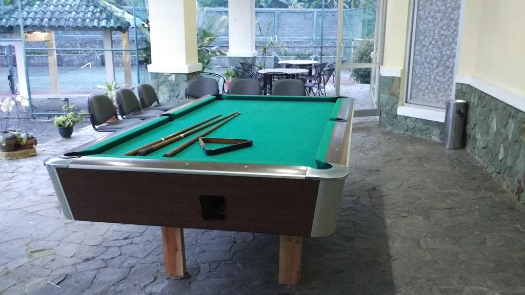 Villa Sabrina Bumi Ciherang Panjaweujan Екстериор снимка