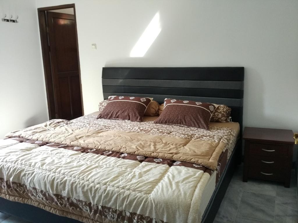 Villa Sabrina Bumi Ciherang Panjaweujan Екстериор снимка