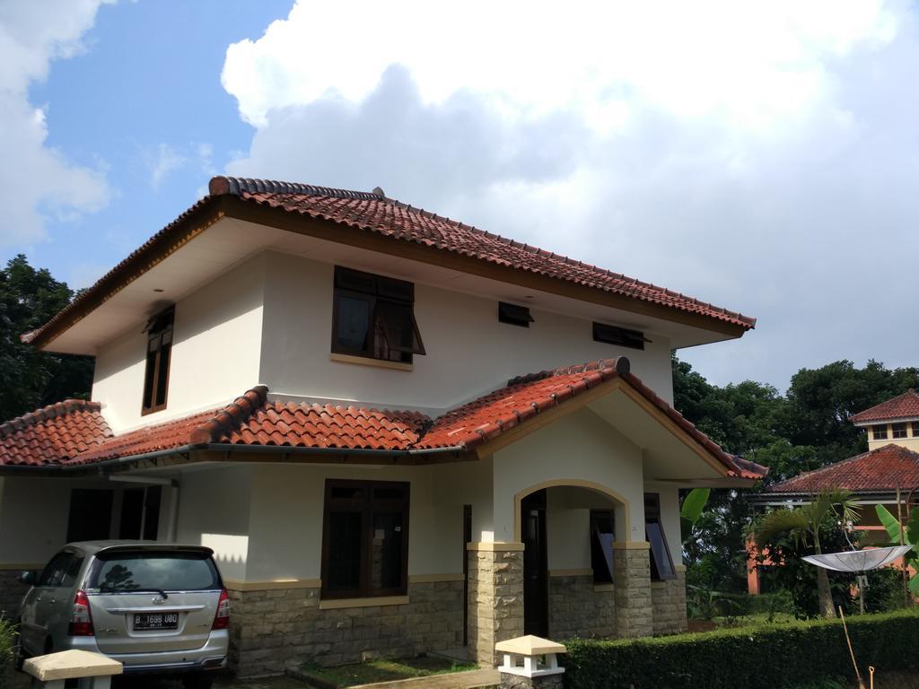Villa Sabrina Bumi Ciherang Panjaweujan Екстериор снимка